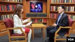 마크 김 미 버지니아 주하원의원(오른쪽)과 VOA 이지원 기자.