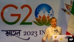 2023年9月10日星期日，在印度新德里举行的G20峰会期间，意大利总理乔治娅·梅洛尼在国际媒体中心的新闻发布会上发表讲话。（美联社）