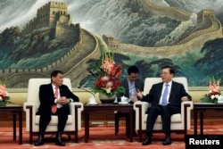 中国人大委员长张德江在北京人民大会堂会见菲律宾总统杜特尔特（2016年10月20日）