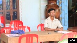 Preng Kemsoeun is the commune council member from the opposition Cambodia Nationa Rescue Party, Kampong Thom, Cambodia, July 14, 2017. (Sun Narin/VOA Khmer)l