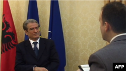 Kryeministri Berisha flet me Zërin e Amerikës për bilancin e 2010-ës, planet e 2011-ës