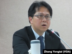 台湾在野党民进党立委邱志伟 (美国之音张永泰拍摄 )