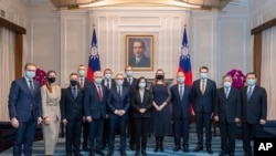 台湾总统会见来自波罗的海三国的代表团 （2021年11月29日）