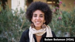 በሰው ሰራሽ ልህቀት ዙሪያ ስላሉ መድልዎችና ፍትሃዊነት በርካታ ጥናት ያደረገቸውና፣ በድንገት ከስራዋ በመባረርሯ በአለም ዙሪያ ትልቅ መነጋገሪያ የሆነችው ትምኒት ገብሩ