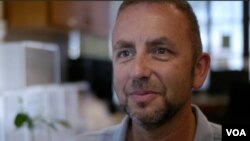 马克·霍德尔（美国之音国符拍摄）