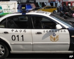 警方在游行沿路严密戒备