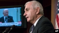 잭 리드 상원 군사위 간사.