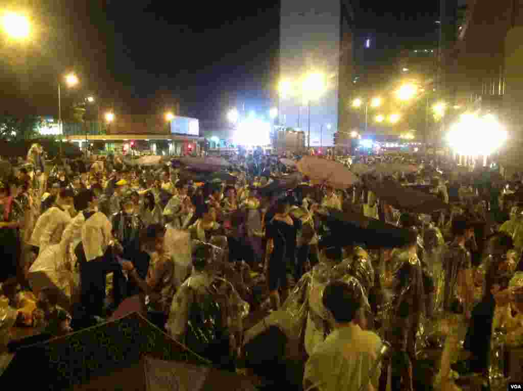 香港争真普选全民抗争星期二进入第3天（美国之音图片/海彦拍摄）