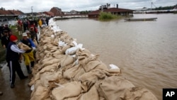 2014年5月17日萨瓦河沙袋堤坝