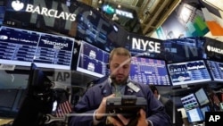 6月20日纽约证券交易所交易厅里的景象