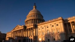 Bunge la Marekani wakati taifa na dunia ikisubiri kura ya kumfungulia rasmi mashtaka Rais Donald Trump.