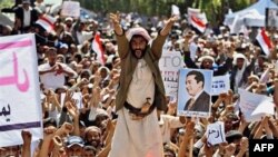 On minlərlə yəmənli etiraz aksiyası keçirib