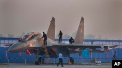 فڕۆکەیەکی جەنگی جۆری سۆخۆی 30