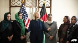 Քլինթընն Աֆղանստան է ժամանել՝ «ապագայի իրական պատկերի մասին տեղեկանալու նպատակով»