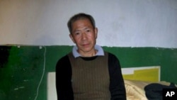 武汉民主人士秦永敏在家中（资料照片）