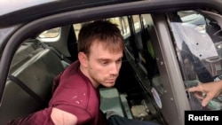 田纳西州纳什维尔华夫饼屋枪击命案嫌疑人特拉维斯.雷恩金被纳什维尔附近的安提俄克的一处树林地带被警方抓获。（2018年4月23日）