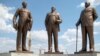 북한이 보츠와나 수도 가보로네에 세운 'Three Dikogsi Monument'. 보츠와나 독립에 기여한 세 부족 지도자의 동상으로 지난 2005년 공개됐다.
