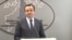 Premijer Kosova Aljbin Kurti na konferenciji za novinare u Prištini, 22. septembar 2021. (Foto: VOA)