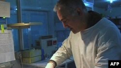 Каве Ализаде, американский хирург.