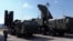 2014年莫斯科武器展上的S-400防空导弹。(美国之音白桦拍摄) 