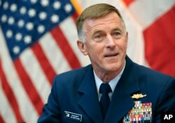 美国海岸警卫队司令楚孔夫特（Admiral Paul Zukunft）上将（2015年10月）