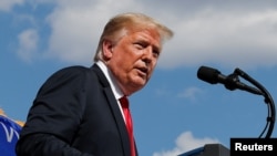 Presidenti Donald Trump duke mbajtur një fjalim në Marinette, Wisconsin (25 qershor 2020)