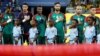 Les joueurs de l'équipe nationale marocaine de football lors de l'exécution des hymnes nationaux au stade de Port Gentil, Gabon, 29 janvier 2017.