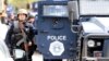 Pripadnici kosovske policije na prelazu Jarinje (Foto: AP/Bojan Slavković)