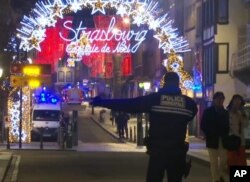 Francia continúa tras la pista del atacante en mercado navideño en Estrasburgo el martes 11 de diciembre de 2018.