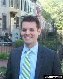 全美州立法会议发言人约翰•库尔(National Conference of State Legislatures)