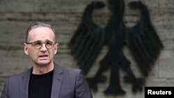 រដ្ឋមន្ត្រី​ការ​បរទេស​អាល្លឺម៉ង់​លោក Heiko Maas ធ្វើ​សន្និសីទ​ព័ត៌មាន​នៅ​រដ្ឋធានី​ប៊ែរឡាំង​កាល​ពី​ថ្ងៃ​ទី​២៨ ខែ​ឧសភា ឆ្នាំ​២០២១ ក្រោយ​ពី​អាល្លឺម៉ង់​ថា​ខ្លួន​បាន​ប្រព្រឹត្ត​អំពើ​ប្រល័យ​ពូជសាសន៍​នៅ​ណាមីប៊ី​ក្នុង​សម័យ​អាណានិគម។