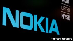 រូបឯកសារ៖ ស្លាកសញ្ញា​ក្រុមហ៊ុន​ Nokia​ ដាក់តាំង​បង្ហាញ​នៅ​លើ​អេក្រង់​ក្នុង​ទីក្រុង​ញូវយ៉ក។