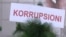 ARHIVA - Natpis sa rečju "korupcija" na albanskom jeziku, tokom nedelje borbe protiv korupcije
