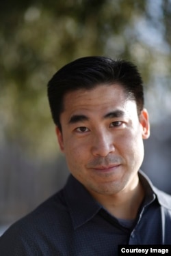 美国Marketplace记者童致刚