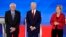 Senatori Berni Sanders, potpredsednik Džo Bajden i senatorka Elizabet Voren na početku demokratske debate u Hjustonu, 12. septembra 2020.