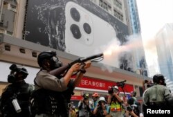 警察发射催泪弹驱散示威群众 (2019年9月29日)