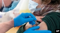 美国纽约市一个新冠疫苗接种设施（美联社2021年2月3日）