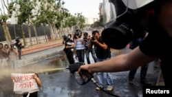 Taksim Gezi Parkında polislə qarşıdurma