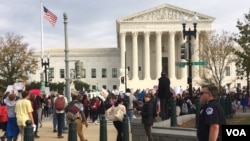 华盛顿市及附近地区的中学生对当选总统唐纳德·川普抗议(2016年11月15日)
