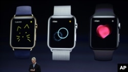 3月9日，苹果首席执行官库克在旧金山苹果手表发布会上做产品介绍。