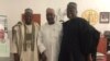Gwamnan Kano Abdullahi Ganduje tare da Shugaban Sashen Hausa na Muryar Amurka, Aliyu Mustapha Sokoto.