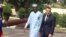 Les présidents français et tchadien Emmanuel Macron et Idriss Déby Itno à N'Djamena, le 23 décembre 2018. 