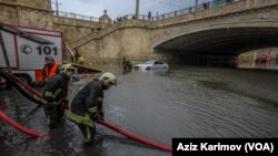 Bakıda güclü yağış nəticəsində Heydər Əliyev prospektinin Bağırov körpüsü ərazisindəki tuneli su basıb (22 oktyabr, 2024)