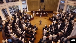 د کابېنې د منظورۍ نه ورسته به ماشومانو ته د جسمانی سزا خلاف د قانون مسوده صوبايي اسمبلۍ ته د رای اچونې دپاره وړاندې کولی شی. چې اسمبلۍ یې هم منظور کړې نو مسوده به د قانون شکل اختیار کړي او خلاف ورزي به یې جرم وي