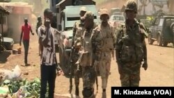 ፍቶ ፋይል፦ የካሜሩን ወታደሮች በሰሜን ምዕራብ ያሉትን ተገንጣዮች ጋር ውጊያ በሚያደርጉበት ወቅት የሚያሳይ ነው፡፡ እኤአ ግንቦት 24/2019 ባሜንዳ ካሜሩን