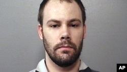 当地警方提供的涉嫌绑架章莹颖的布伦特·克里斯滕森的照片