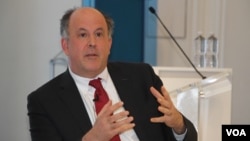 مایکل آبراموویتز، رئیس جدید صدای آمریکا