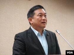 台湾执政党民进党立委王定宇(美国之音张永泰拍摄)