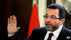 Perdana Menteri Mesir Hesham Kandil di Kairo, Mesir (30/12).