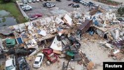 龙卷风2019年5月26日夜间袭击俄克拉荷马州埃尔里诺后航拍照片显示的破坏场面。